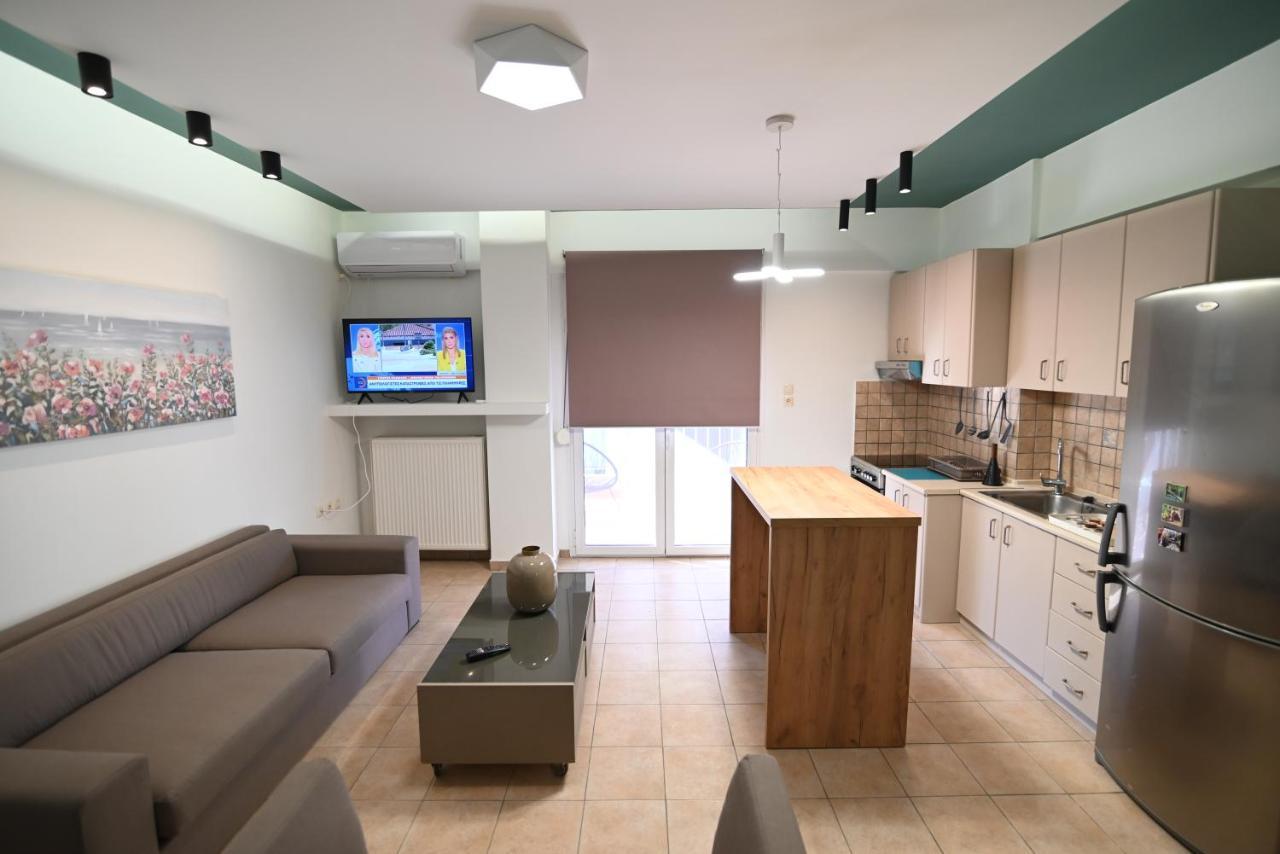 The Whole Packet A4 Center With Parking Apartment Larissa